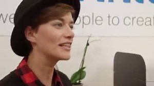 Während Dir Thies die Welt von morgen in Amsterdam gezeigt hat, war Mia in Kopenhagen unterwegs und hat dort mit ihrem Bloggerkollegen Simon smarte E-Bikes, 3D-Drucker und noch mehr Zukunft entdeckt. Alle Infos hier: izddw.com/city/kopenhagen | Vodafone Deutschland