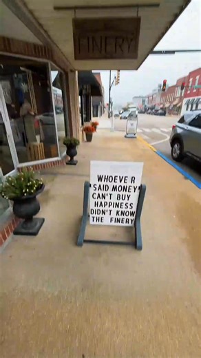 The universe doesn’t lie. And today it said: ‘Go to Finery, bestie.' 😍 | Finery