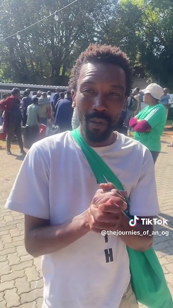 I met this brotha at last week’s Cross The Divide food drive at Godfirst Church in Parkhurst/Parktown North (every Tuesday 10:45-11:45), and he was a healthy reminder, that, so many of us have preconceived notions about the homeless/needy, and often, they’re wrong…many are people who are down on their luck, it could be any of us in that position, it doesn’t take away from the fact that they’re human beings with dreams and aspirations, talents and abilities, and like you, just want to feel seen a