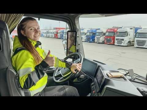 Woman in a truck 🚛 Daily routine, hook up & driving! 🚚 🛣️