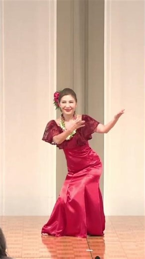 Hula solo performance from our Hōʻike2025