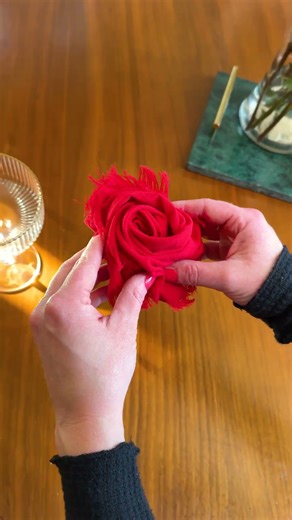 How to make a napkin rose! 🌹 #cocktailparty #NYE #tablescape