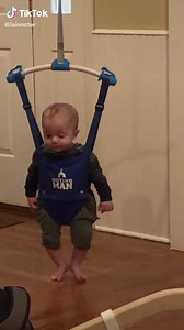 Hup 😂😂 🎵 | Gerard Butler Dance