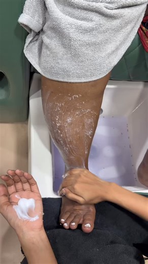 The Shape Up on Instagram: "Adavnce paraffin pedicure... Because healthy feet never go out of style..👣💗#jamkhandi #makeupartist #hairstyles #bridalmakeup #trend"