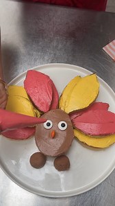 Thanksgiving Turkey Cake! This turkey’s all treat, no meat 😋🦃 | Chefclub GruB