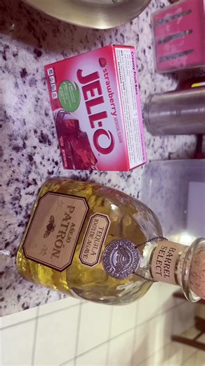 Nehal Patel (@nehalpatel0420)’s videos with Baaki Baatein Peene Baad (Shots) (feat. Badshah) - Arjun Kanungo & Mayur Puri