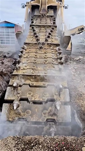 A trencher is a type of earthmoving equipment used to excavate trenches for the purpose of laying pipes, cables, or other underground utilities. Using a rotating chain with digging teeth or buckets to cut through the soil and create a narrow, deep trench. Welcome to Congo Trading Parts. Located in the heart of Pointe Noire, we specialize in providing high-quality heavy equipment and machine spare parts. Our commitment to excellence ensures that you find everything you need under one roof. Whethe