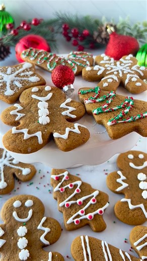 Sammi | Family Recipe Girl on Instagram: "This soft gingerbread cookies recipe is the EASIEST you’ll ever make! Lightly browned around the edges, soft, fluffy, and infused with sweet flavors and warm spices, they scream holidays in every bite. Add your favorite toppings for a festive treat the whole family will love. Drop SEND RECIPE and I will send you the link! https://happihomemade.com/soft-gingerbread-cookies-recipe/"