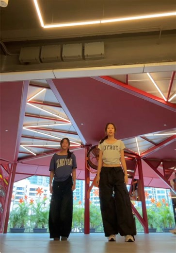 Who Dat in the Back? Dance Moves Inspired by Beyoncé