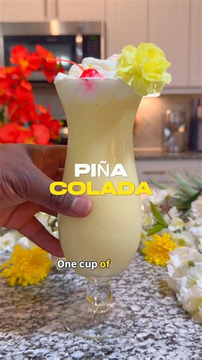 How to make a Pina Colada Cocktail #cocktail #drink #piñacolada #easyrecipe