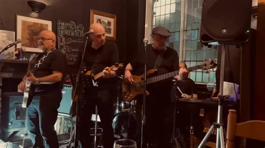 Thanks to the great crowd at The Morden Arms last night 🕺🎸🥁🎤 | Steedtone