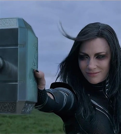 Hela Breaks Mjolnir 💥 | Ragnarok
