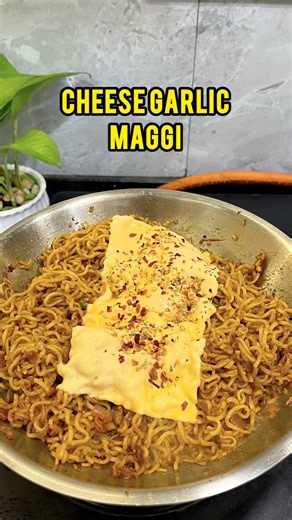 Cheese Garlic Maggi 🤤🧀 | 5-Minute Viral Maggi Recipe #shorts