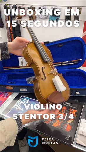 Hoje abrimos a caixa de um Violino Stentor 3/4, um dos violinos mais recomendados para estudantes e jovens músicos que procuram qualidade, afinação estável e bom som desde o primeiro dia! 🎶 Ao retirar o violino do estojo, nota-se de imediato o acabamento cuidado e a atenção ao detalhe típicos da Stentor ✨ O tamanho 3/4 é ideal para alunos em fase de crescimento, garantindo conforto na postura, facilidade na execução e maior motivação para estudar 🎼👍 #violinos #violino #stentor #feiramusica #s