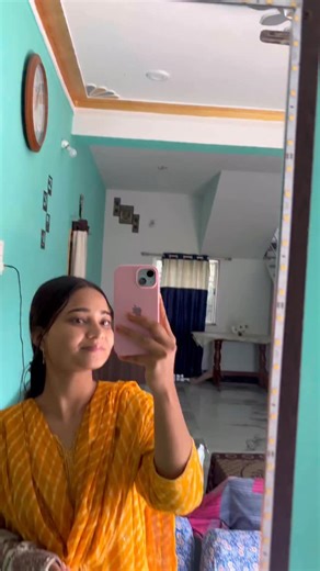 Mehak on Instagram: "Kathikund mehandi lgane ja rhe 🦋💐❤️#jharkhand #minivlog #dumka #virelreels #india #dailylifestyle #mehandi #makeup"