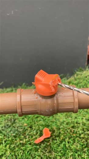 The perfect trick to unlock and fix a stuck water valve No replacement needed #CaliGarage #PlumbingHack #SmartFix | Do It YourSelf