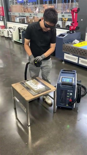APC‑300 Pulsed Laser Cleaner Precision Mold Cleaning, Remove Residue & Carbon Deposits Q0826