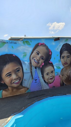 Fabinho me contratou para eternizar na parede o amor por seu filho mais novo e suas netinhas. Muito grato por, ser escolhido e por poder entregar um resultado satisfatório. Que fica estampado no rosto de quem olha, a admiração e consegue sentir o sentimento que a arte carrega! Muito obrigado pela oportunidade e pela confiança! . Obs: Graffiti feito 100% com latas de spray @colorginarteurbana @colorgin_oficial . Quer homenagear alguém que ama? Me chama aqui 👇🏼 Fox Trick: 11 990084287 Whats ou d