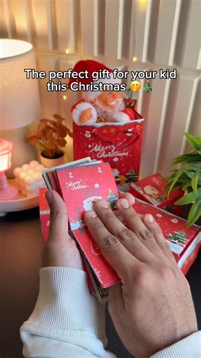 🎄 Make every gift-opening moment unforgettable with a festive box that pops open into a joyful holiday surprise 🎁✨ Whether it’s Christmas morning, Secret Santa, or a holiday party, the fun spring-up reveal brings instant laughter and excitement. Add cash, gift cards, or tiny treasures inside and watch their faces light up with pure Christmas magic! 🌟🎉 | Easymallstore