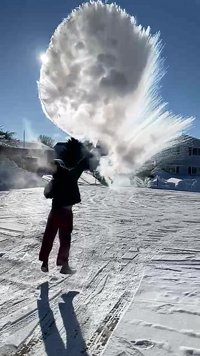 Boiling Water Experiment in -25 Degrees | Slow Motion Science