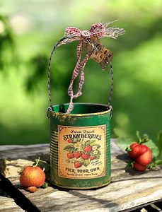 Farm Fresh Strawberries Tin Can: Rustic Farmhouse Floral Bucket - Etsy Canada
