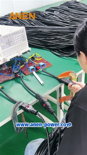 C20 to Dual C19 with self-locking power cord for IT machines