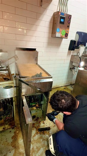 Heavy Duty Kitchen Cleaning Tips for Restaurants