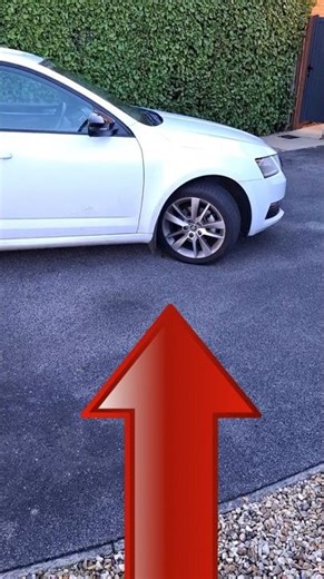 Škoda Octavia Mk3 Tips & Tricks: Clever Cup Holder (Handy!)