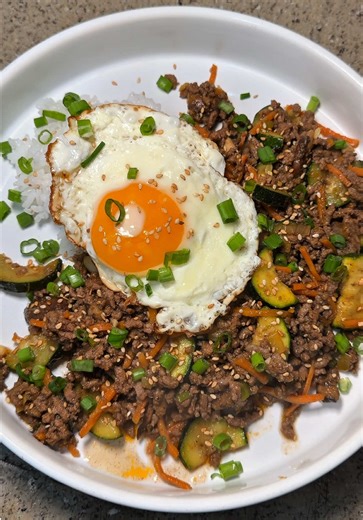 this ground beef stir fry was such an easy and delicious meal 😋 #healthycooking #stirfry #groundbeef #dinnerideas #easyrecipe
