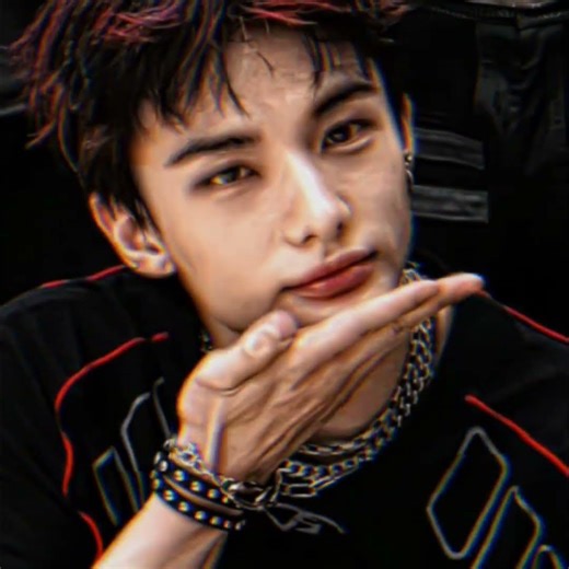 👽👍🏻 edited by me (exept the lyric part)