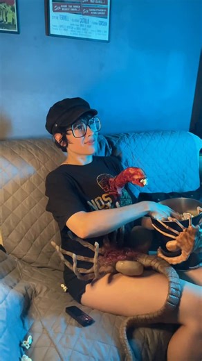 Sofía Guerrero on Instagram: "Are you enjoying Alien Earth? At home it’s become a must-watch for the whole xenomorph family, and you know what they say: the family that watches sci-fi together, stays together 﫶 #alienearth #alienearthfx #xenomorph"