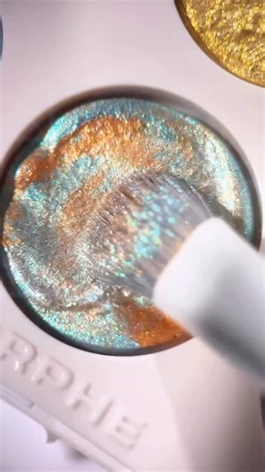 Morphe UK on Instagram: "Activating the Molten Metal shades with Continuous Setting Mist bc sometimes I need a little more shineeeee ✨ Ft. ChromaPlus eyeshadow palette in ‘Python Code’ 🐍"