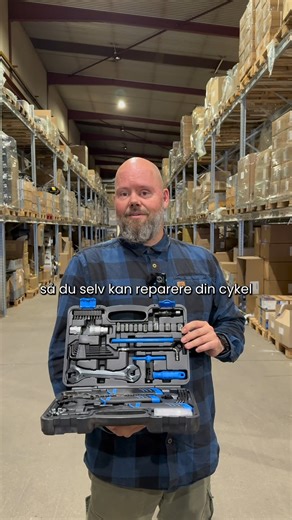 23 reactions |  Kun 299 kr. for et værktøjssæt med 43 dele!  Et solidt sæt til dig, der gerne vil klare cykelreparationer og justeringer selv   Indeholder de mest brugte værktøjer  Leveres i praktisk kuffert  Perfekt til både små og større opgaver derhjemme Find sættet her, mens det stadig er på lager: https://www.cykelpartner.dk/vaerktoejssaet/ongear---pro---cykel-vaerktoejssaet-43-dele | Cykelpartner.dk | Facebook