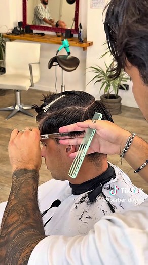 Taper step by step 💫 Tools: Cocco clipper veloce white Cocco trimmer veloce black #coccohairpro #barberitalia #taperfade #hairinspo #hairstyleman