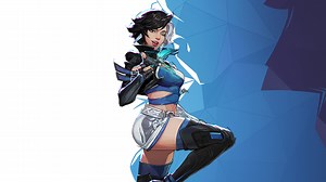 Luna Snow | Know Your Meme