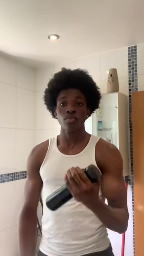 How To Style Your Afro: A Complete Hair Tutorial