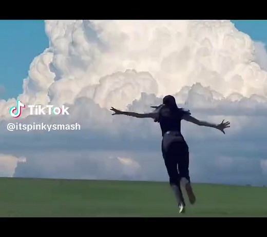 Hardstyle Music Hits: Join Our Fun Friday Session