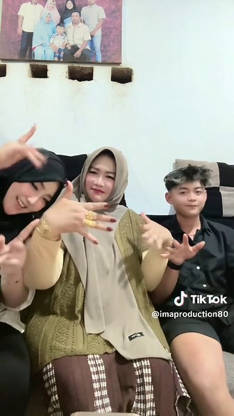 Dance Velocity Terbaru 2025 Bersama Angelita dan Mahardika