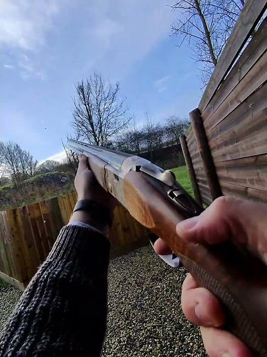 Late to the plate #rushed #claypigeonshooting #hullcartridge #12g #countrysports #beretta