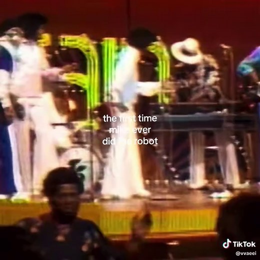 Michael Jackson 1973 robot dance — first time Mike did the robot