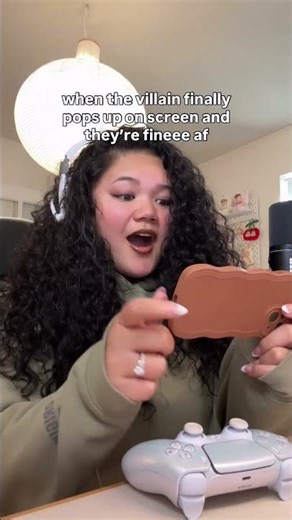 Why is the Villain always the hottest one? 😩