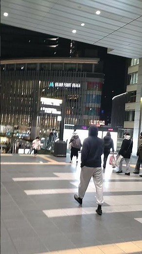 JR大阪駅 ３階連絡橋口付近より駅構内の様子①