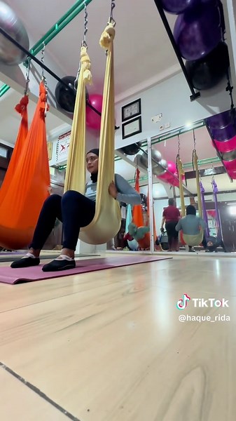 Yoga aerial pemula #yogarembang #aerialyoga #rembang24jam #poseyoga #fypシ゚viral