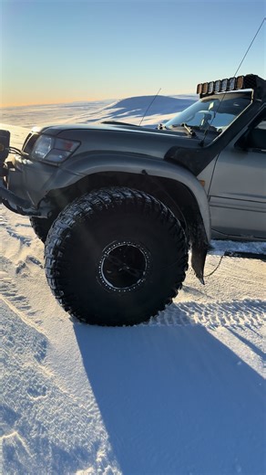 Who's Driving in Iceland's Off-Road Adventures?