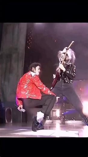MICHAEL JACKSON HISTORY TOUR BEAT IT JENNIFER BATTEN 1997 GUITAR SOLO | THAT TOE STAND 😮