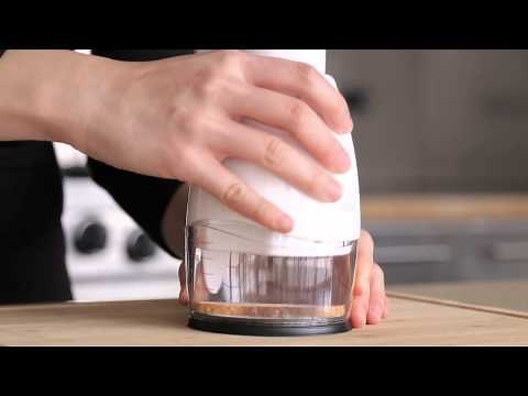 How to Use a Chopper to Make Bread Crumbs