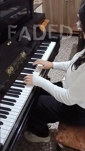 faded intro #accordion