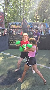 Boxing on the scrapyard these ladies throw heat! | The Scrapyard