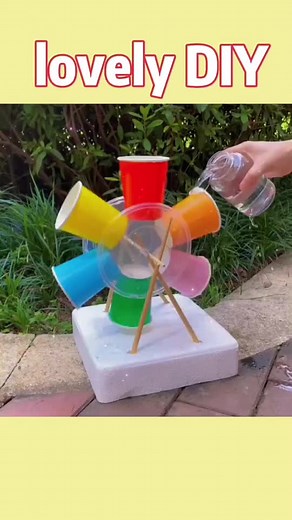 Genera electricidad con una pequeña rueda hidráulica