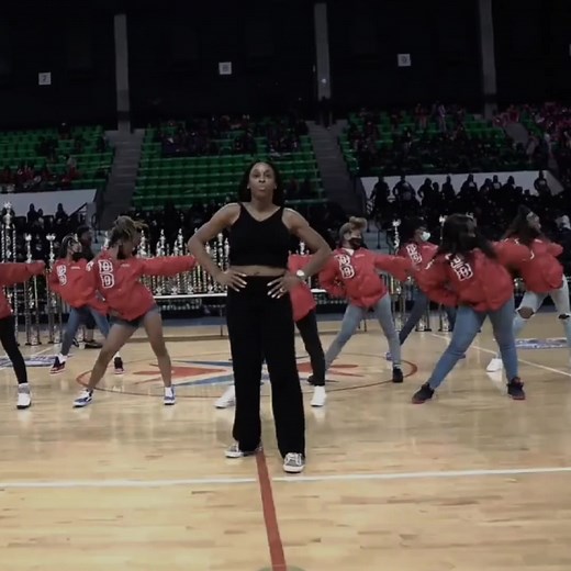 Dianna Williams: The Dancing Dolls Coach